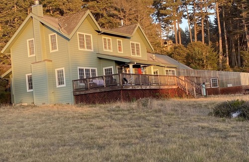 Mendocino House | MENDOCINO LUXURY OCEAN VIEW COASTAL ESTATE, DOG FRIENDLY, 1 MILE TO VILLAGE!
