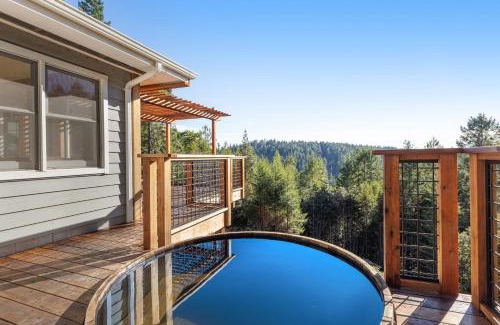 Little River House | Mendocino Redwood Retreat Home & Cottage