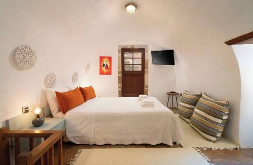 Monemvasia House | Menexes Suites Castellano Suite Private Courtyard