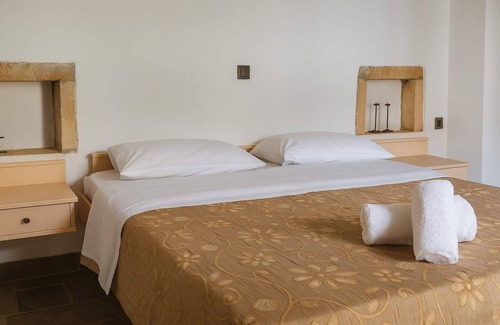 Monemvasia House | Menexes Suites Fiorelli Suite with Garden View