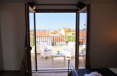 Olmedo House | Menhir - room 1 - One Bedroom Guest House, Sleeps 3