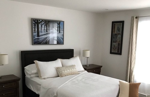 Mequon House | Mequon area side by side ranch unit