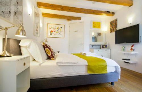 Haarlemmerbuurt Bed & Breakfast | Mercedes Bed&Breakfast Amsterdam