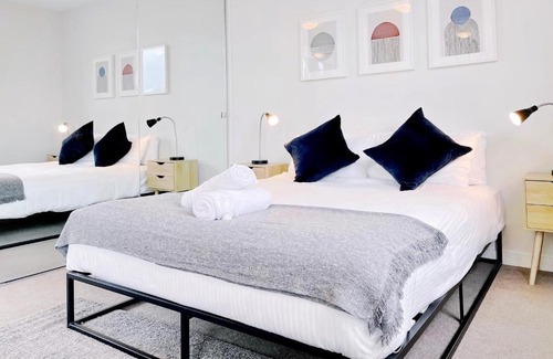 Docklands Apartment | Merchant Apt by GoodLive