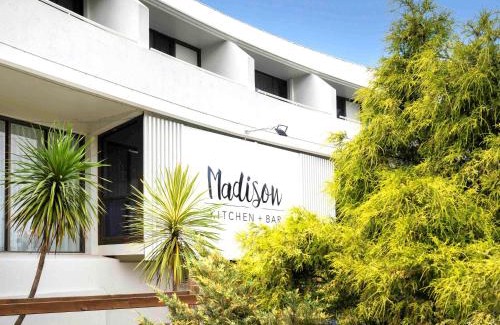 Adamstown Heights Hotel | Mercure Charlestown