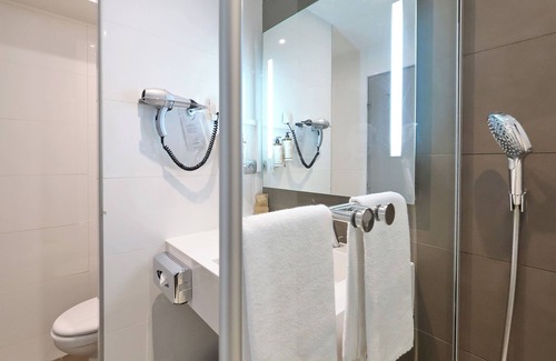 Quartier Capuche-Allies Hotel | Mercure Grenoble Centre Porte des Alpes