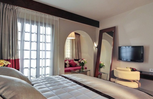 Village Road Hotel | Mercure Hurghada Hotel