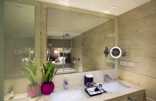 Punjagutta Hotel | Mercure Hyderabad KCP Hotel