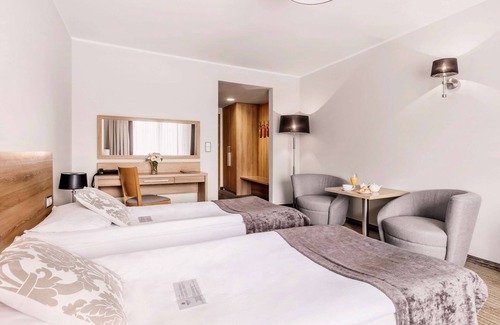 Warsaw Hotel | Mercure Wiazowna Brant