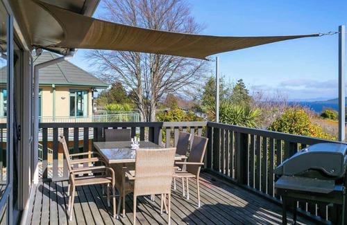 Waipahihi House | Mercy of Lake Taupo S