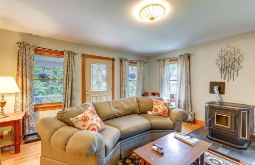 Plainfield House | Meriden Village of Plainfield Home with Backyard