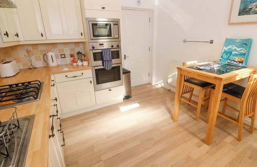 Carbis Bay Apartment | MERIDIAN, family friendly, country holiday cottage in Carbis Bay