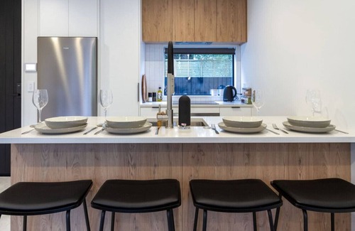 Saint Albans House | Merivale Gem: 2BR Townhouse Oasis