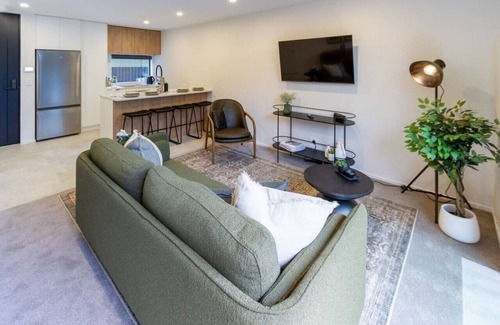Saint Albans House | Merivale Gem: 2BR Townhouse Oasis