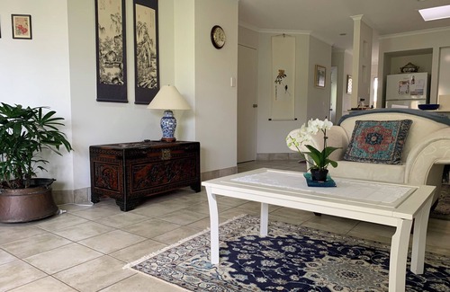 Mermaid Beach Villa | Mermaid Beach 5 min stroll! Pacific Fair 8 min! Ground level, private.
