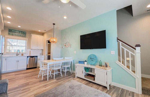 Celina Cottage | Mermaid Tales: 1 Bed/1 Bunk Room Lakeside Cottage w/HOT TUB!