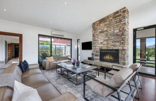 Merrijig House | Merrivale Hill, Merrijig - Sleeps 10