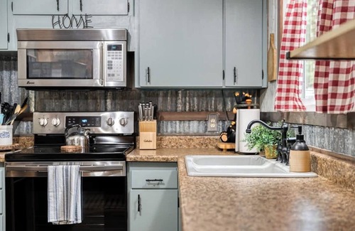 Sierra Cedars Cabin | Merry Meadow Cabin with Pond Views & BBQ Grill