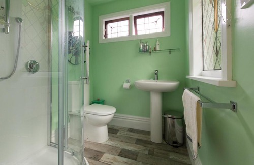 Oamaru Bed & Breakfast | Merrybrook Studio