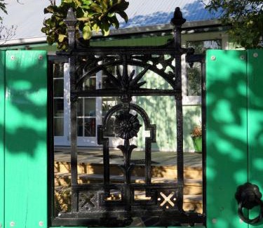 Oamaru Bed & Breakfast | Merrybrook Studio