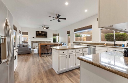 East Mesa House | Mesa Arizona Oasis w/Pool, BBQ & Vaulted Ceilings