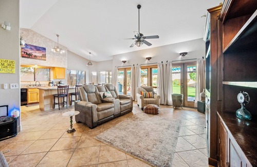 East Mesa House | Mesa Desert Oasis Pool Grill