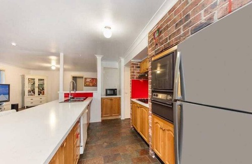 Castle Hill House | MetaWise Cozy Family Room2 in Shared Home Free Parking
