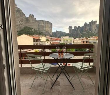 Kalambaka House | Meteora Gold and Glass
