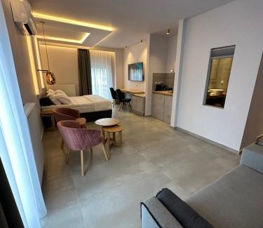 Kalambaka House | Meteora Gold and Glass