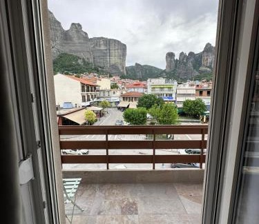 Kalambaka House | Meteora Gold and Glass