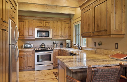 Camp Sherman Cabin | Metolius River Resort Cabin 9 Luxurious cabin on the Metolius River w/fireplace
