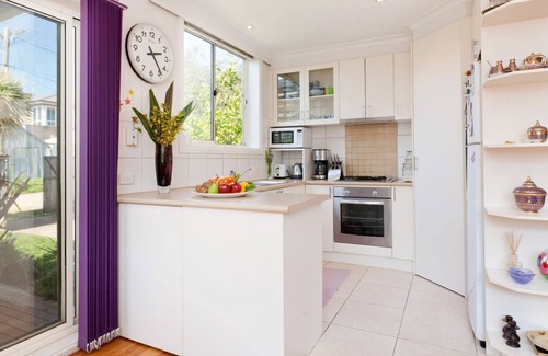Mornington House | METRES TO THE BEACH - MORNINGTON