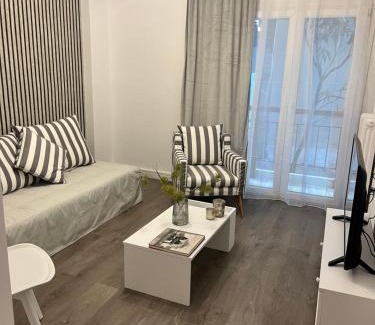 Piraeus Apartment | Metropolitan Complex Apartment-next to Metropolitan Hospital,Karaiskaki,Sef