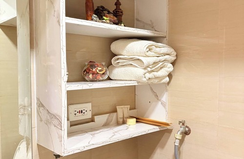 Barangay 76 Condo | Metros Hideaway Shore Tower B