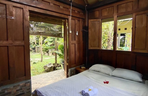 Mendut House | Mettaloka Guest House and Art Space