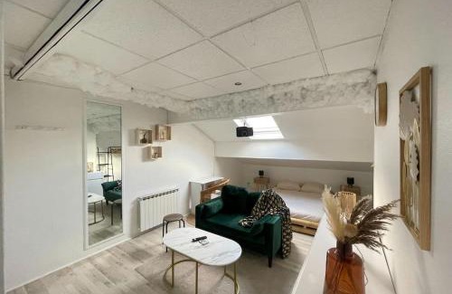 Saint-Max Apartment | MGB Studio Home Cinéma