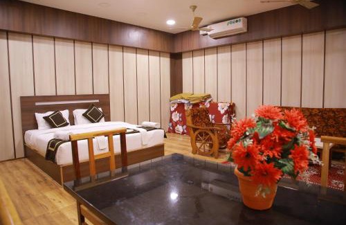 Periyur Hotel | MGS RESIDENCY BODI