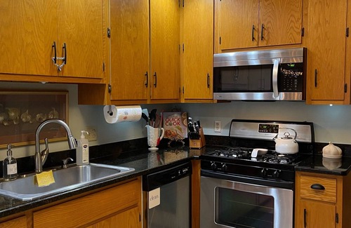 Ann Arbor House | “MI CASA ES SU CASA🏡ANN ARBOR’S PREMIER EXECUTIVE RANCH! 1.7 MI TO THE BIG HOUSE
