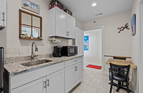 Harkers Island Apartment | Mi Faro Unit B in Harkers Island, NC