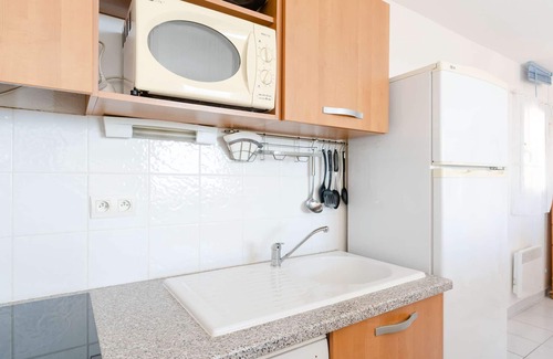 Saint-Pierre-la-Mer Apartment | MI107 3-room flat with sea view in a residence with collective swimming pool