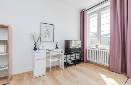 Powisle Apartment | Mia Copernicus Science Center, Vistula River