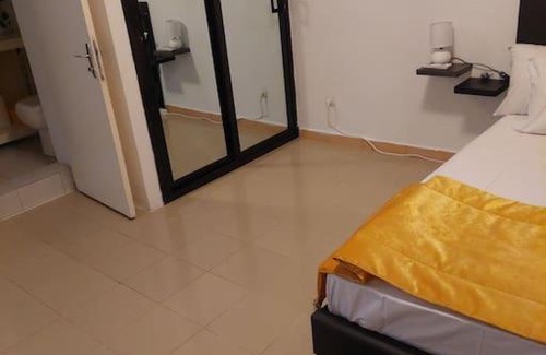 Ouakam Apartment | Mia Guest Home