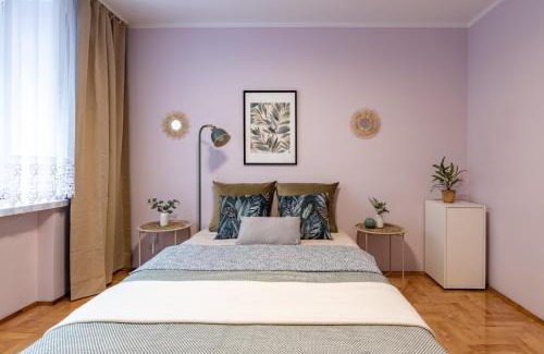 Sielce Apartment | Mia Stępińska near the Royal Lazienki