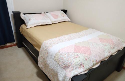 Galesburg House | Miah Accommodation