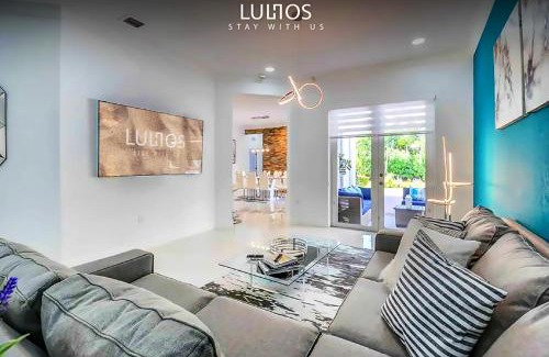 Ludlam House | Miami 5BR Villa w Heated Pool, Games & BBQ L01