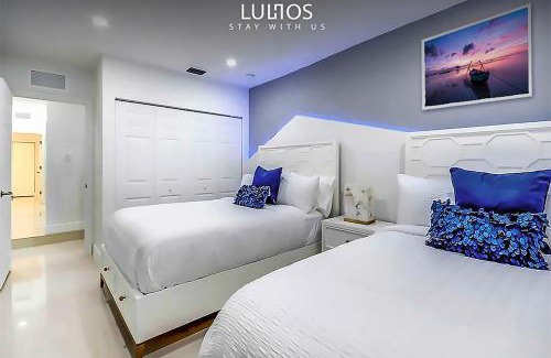 Ludlam House | Miami 5BR Villa w Heated Pool, Games & BBQ L01