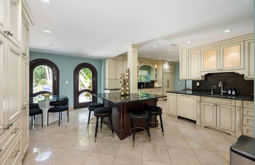 The Roads House | Miami Beach Waterfront Mansion, Pool, Ping Pong, Grill, Guest House, Gated