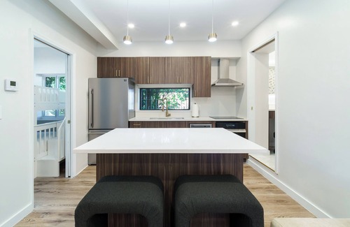 The Roads House | Miami Beach Waterfront Mansion, Pool, Ping Pong, Grill, Guest House, Gated