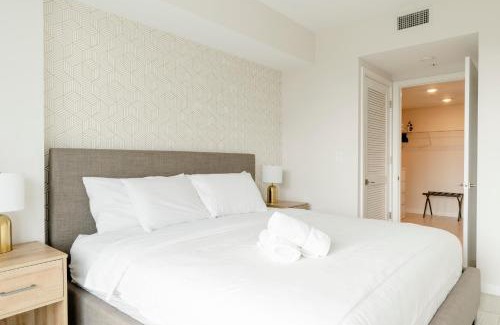 Northeast Miami Apartment | Miami design district, view of the bay - city