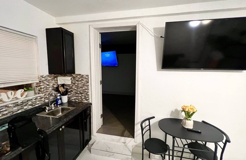 Miami Gardens Apartment | Miami Gardens Comfort Suite by Hard Rock Stadium